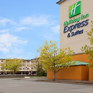 Express & Suites - Center Seattle